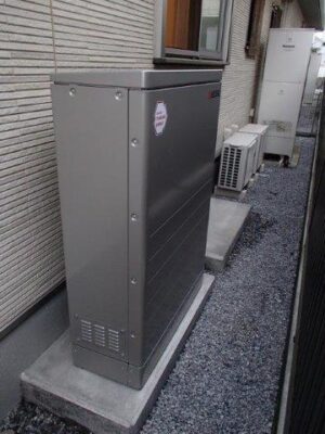 京セラ製 蓄電池。